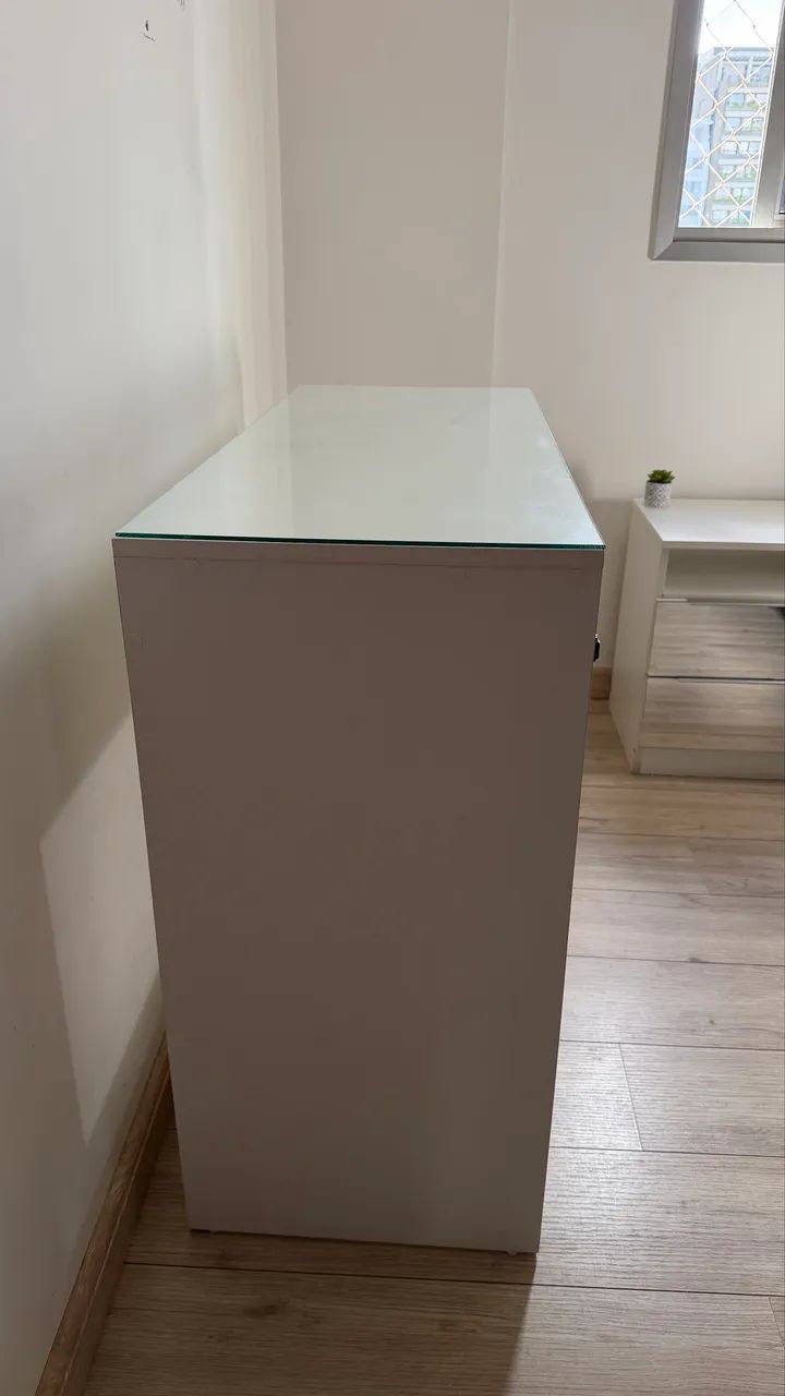 Escrivaninha com tampo de vidro - Foto 2