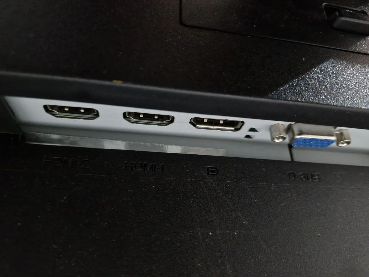 Monitor Gamer 165hz 27p AOC - Foto 3