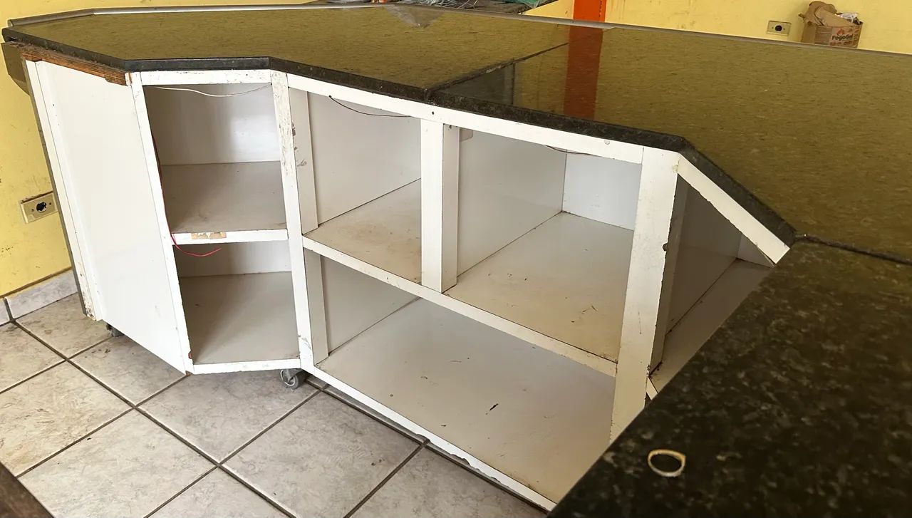 Balcão Caixa em Mármore e Aço inoxidável  - Foto 2