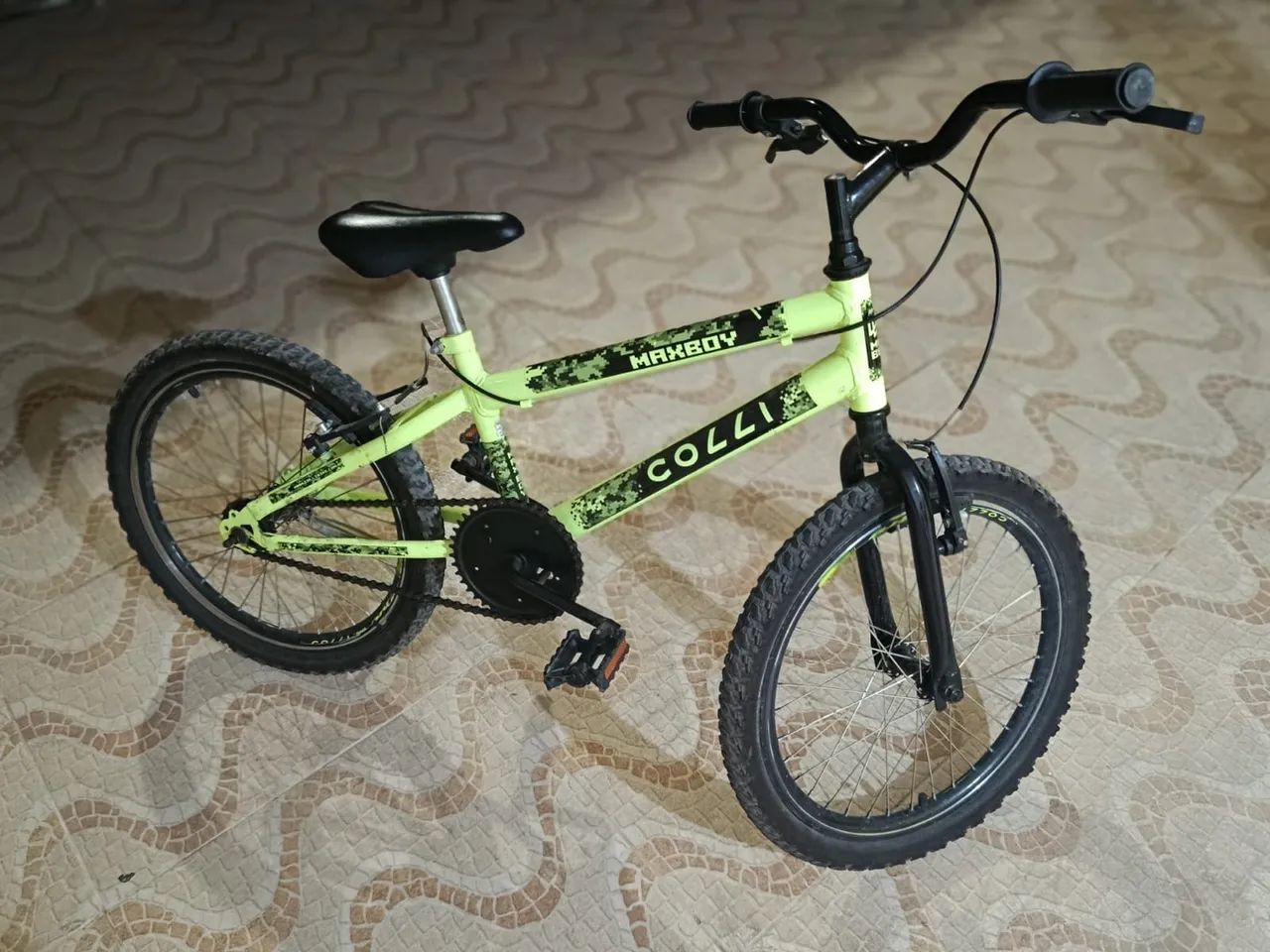 vende-se uma bicicleta aro 20