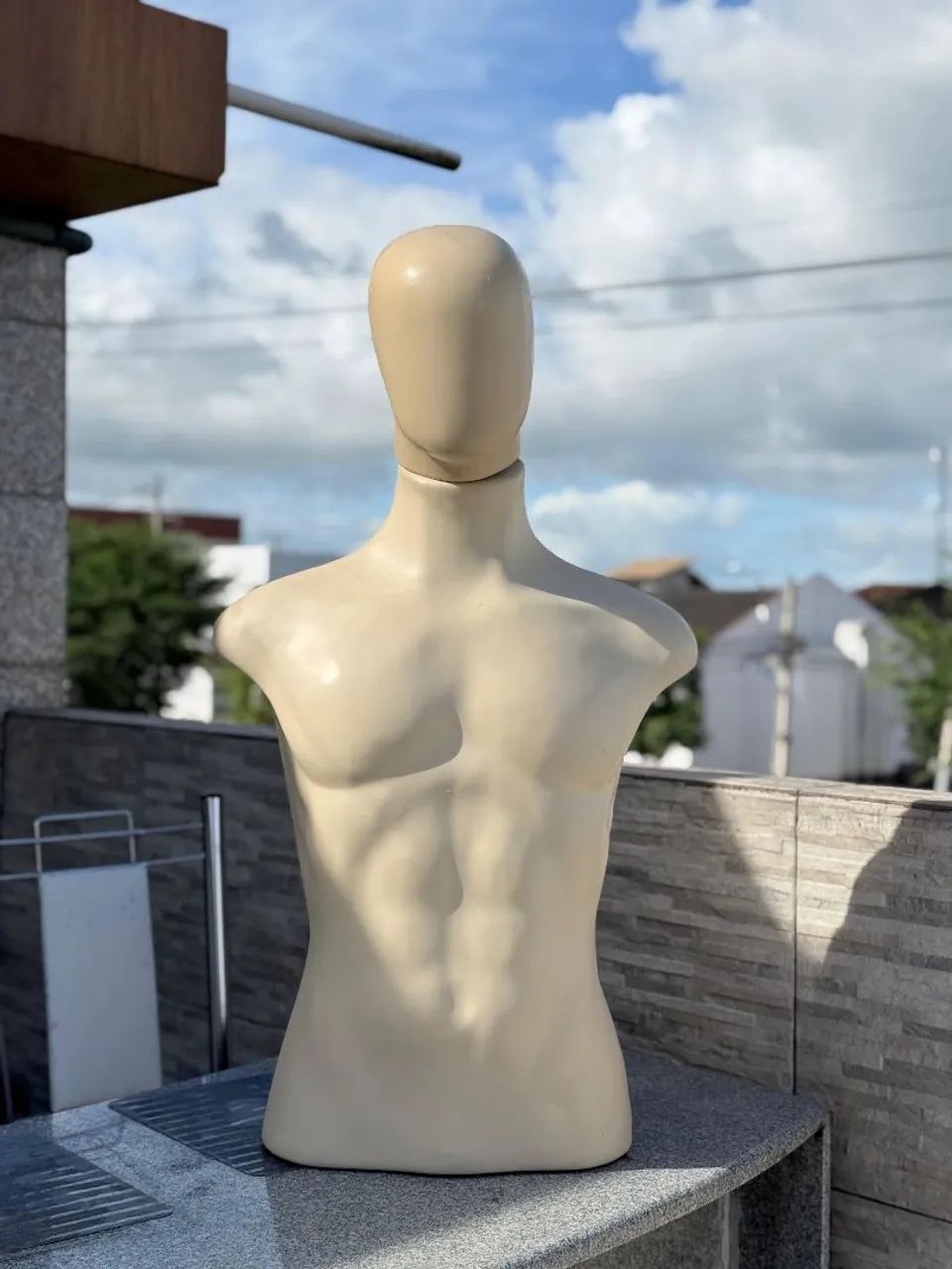 Manequim Masculino de Busto com Cabeça para Loja - Foto 2