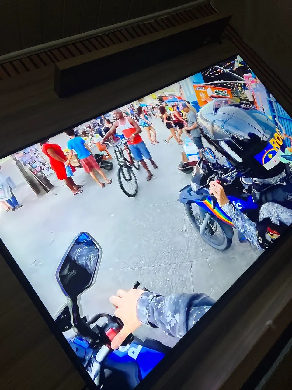 Tv de 65 polegadas com 1 mês da loja , com nota fiscal e na garantia 