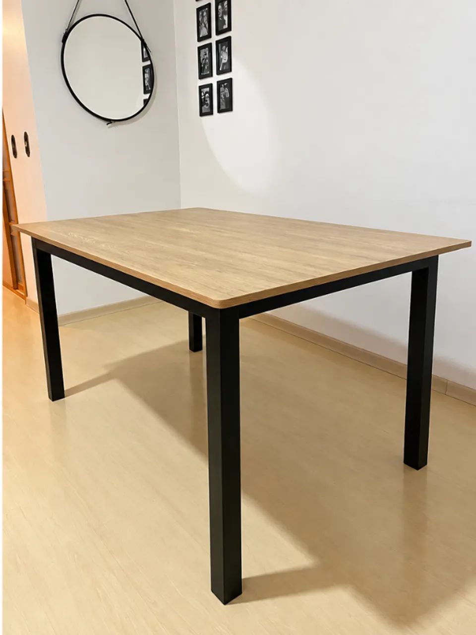 Mesa de jantar modelo industrial 