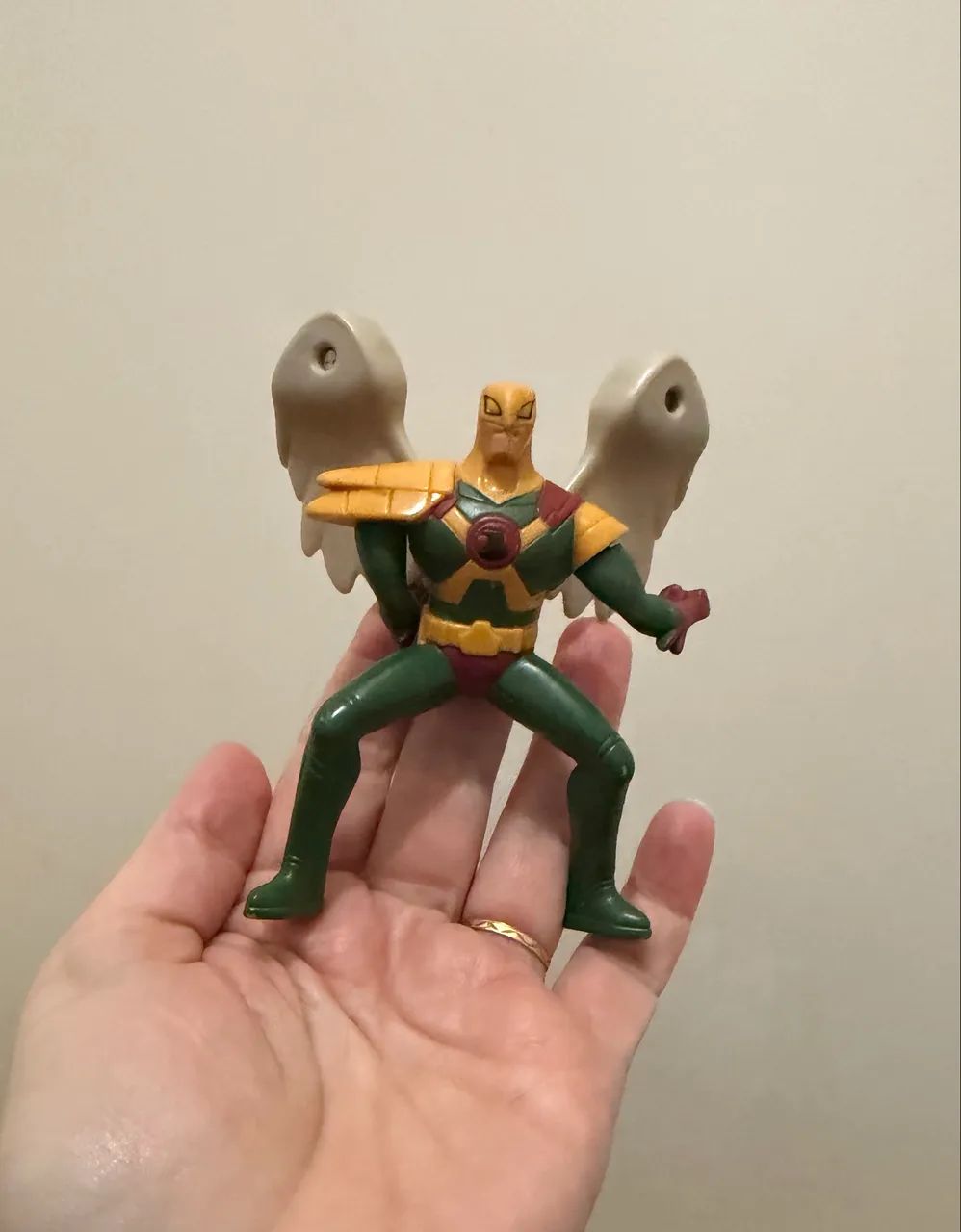 Boneco gavião negro McDonald?s 2016