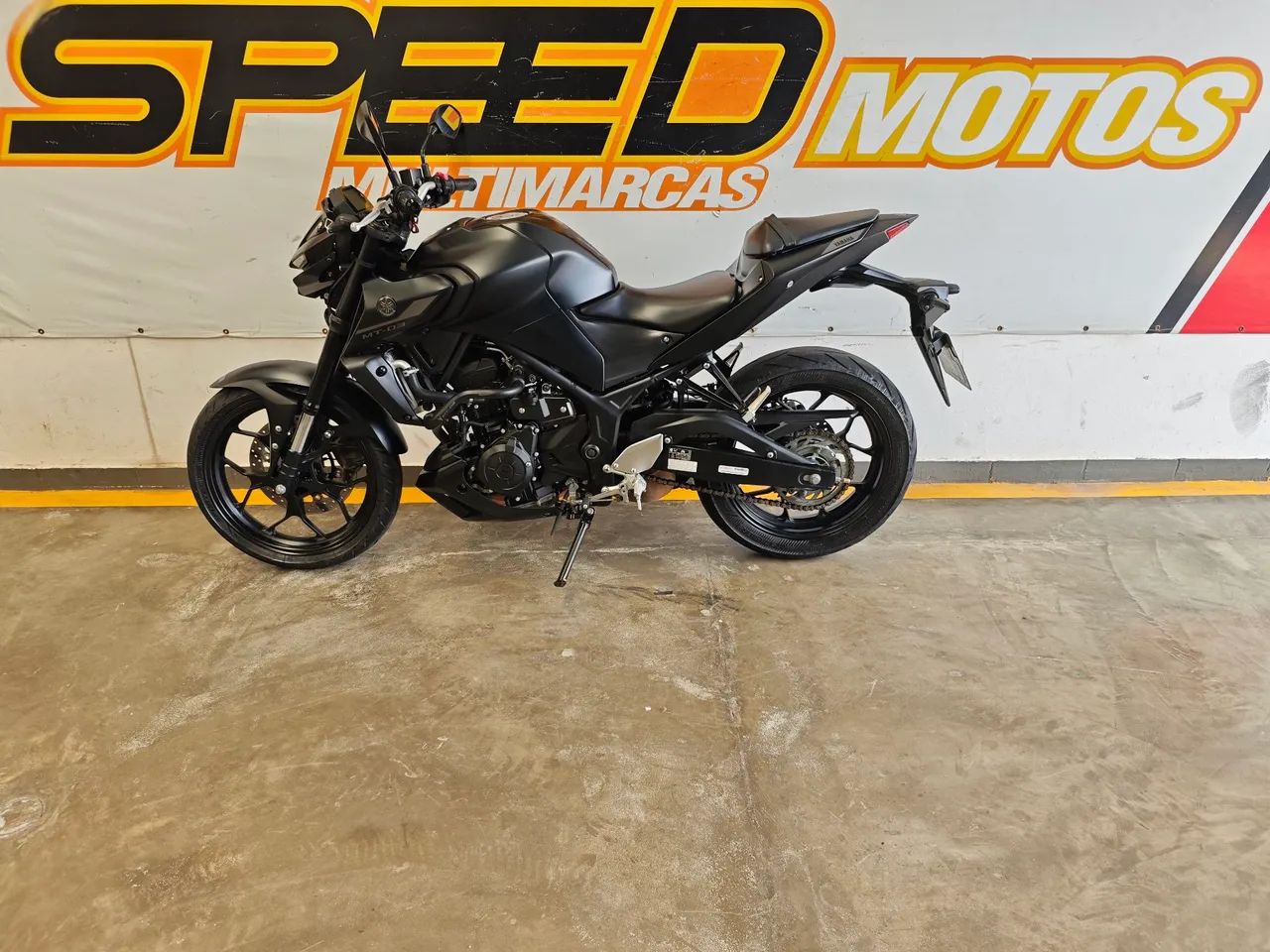 Yamaha MT 03  - Foto 3