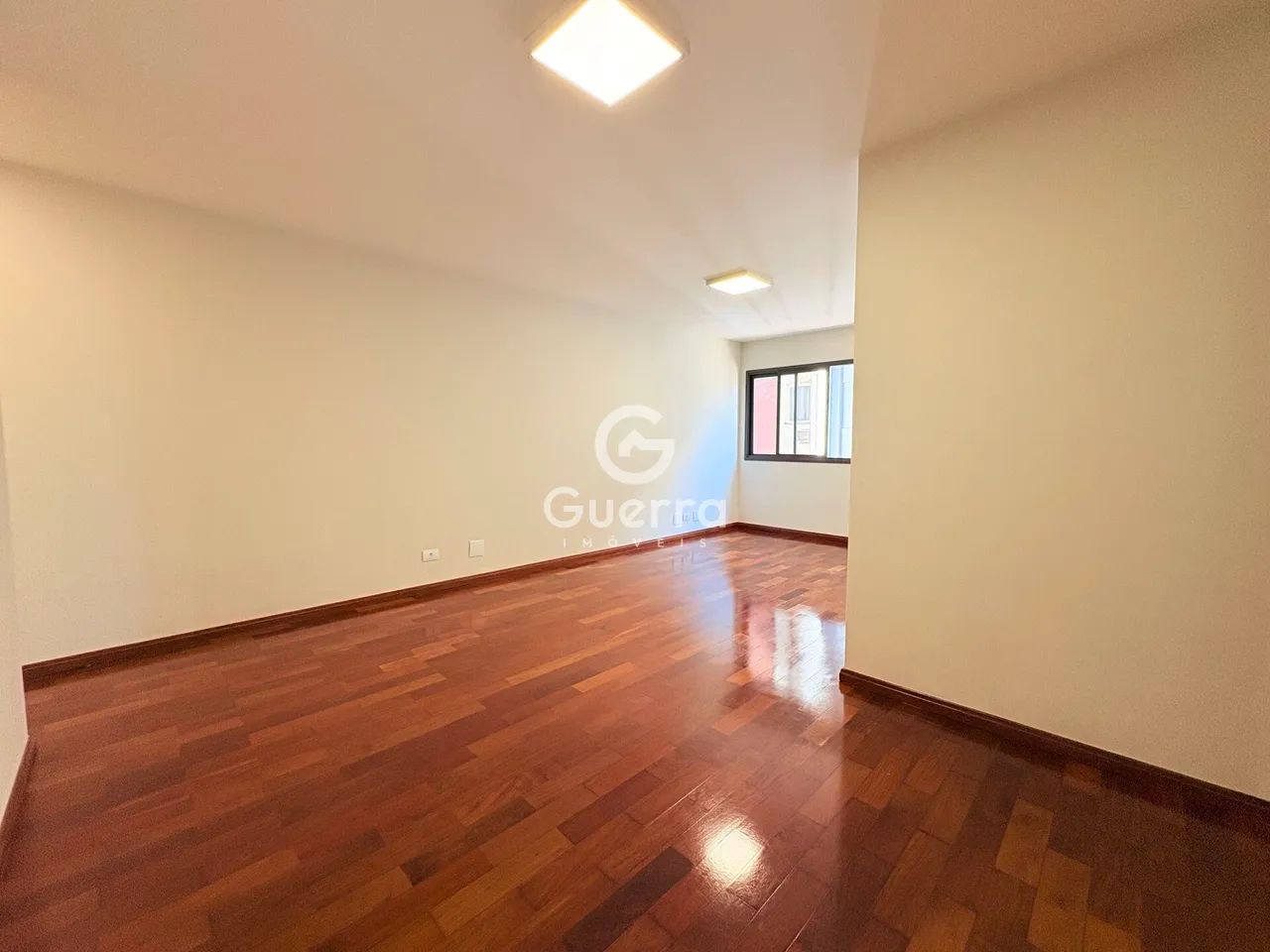 Apartamento à Venda no Zona 07 em Maringá - Foto 5