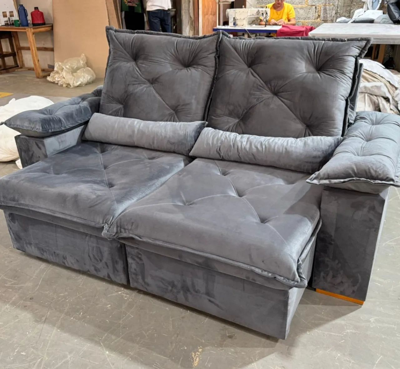 Sofá Retrátil e Reclinável 2.00 Largura / Entrega GRÁTIS! R$1.099