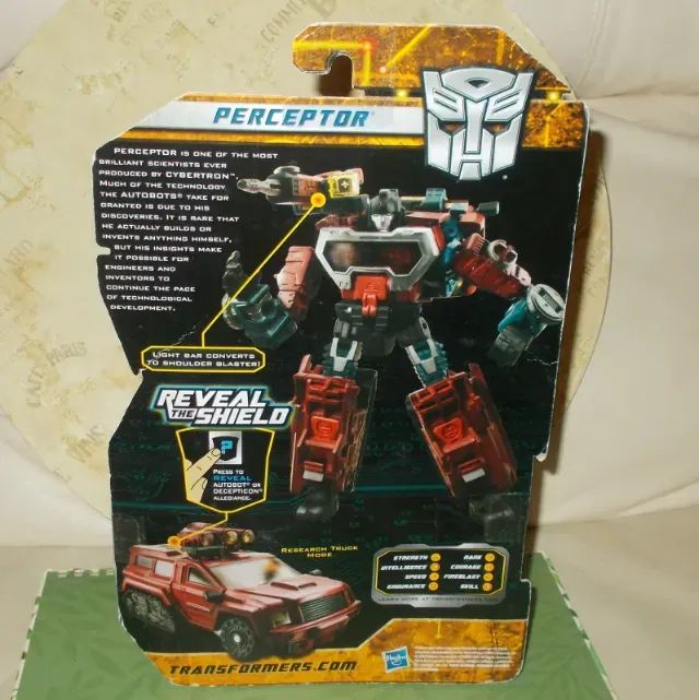 Transformers De luxe Class Reveal of the Shield Perceptor - Foto 2
