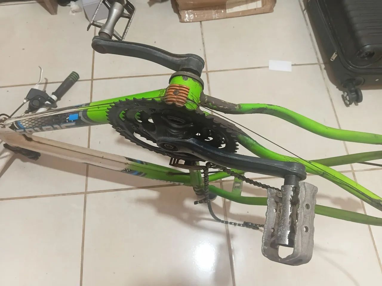 Quadro de bicicleta antigo com peças (para reformar) - Foto 3