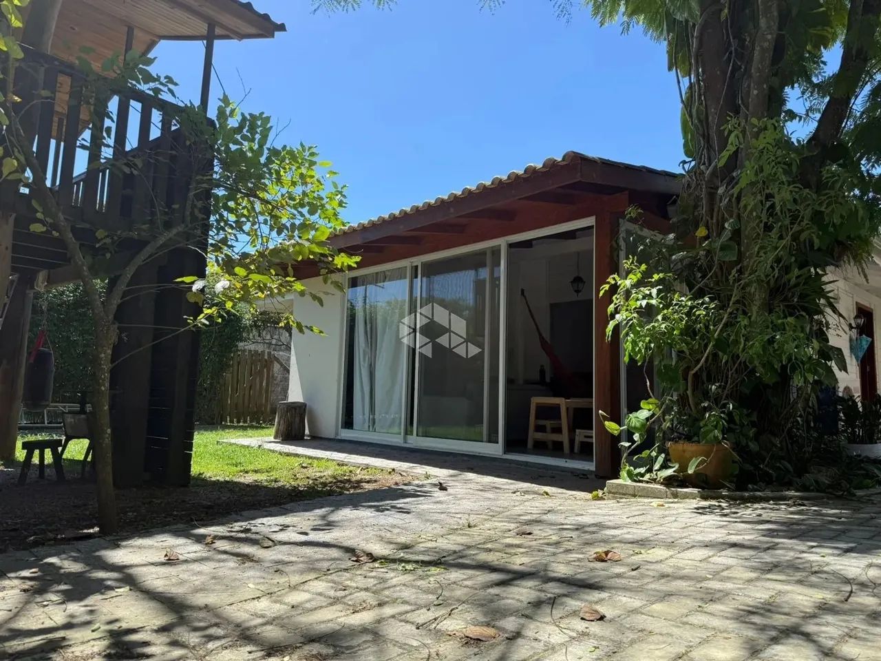 Casa com Piscina Aquecida e Natureza Exuberante em Rio Vermelho, Florianópolis | 2 Suítes  - Foto 4