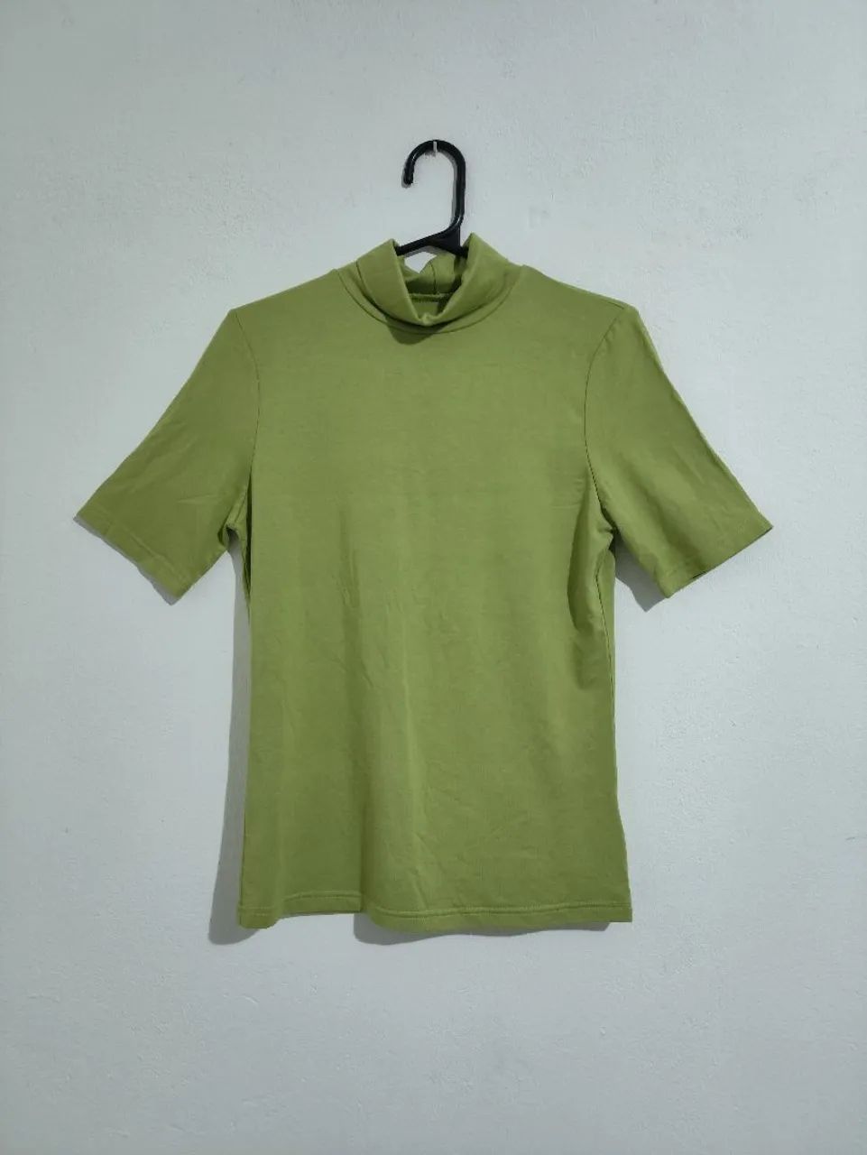 blusa verde oliva gola alta casual elegante moderna - Foto 4