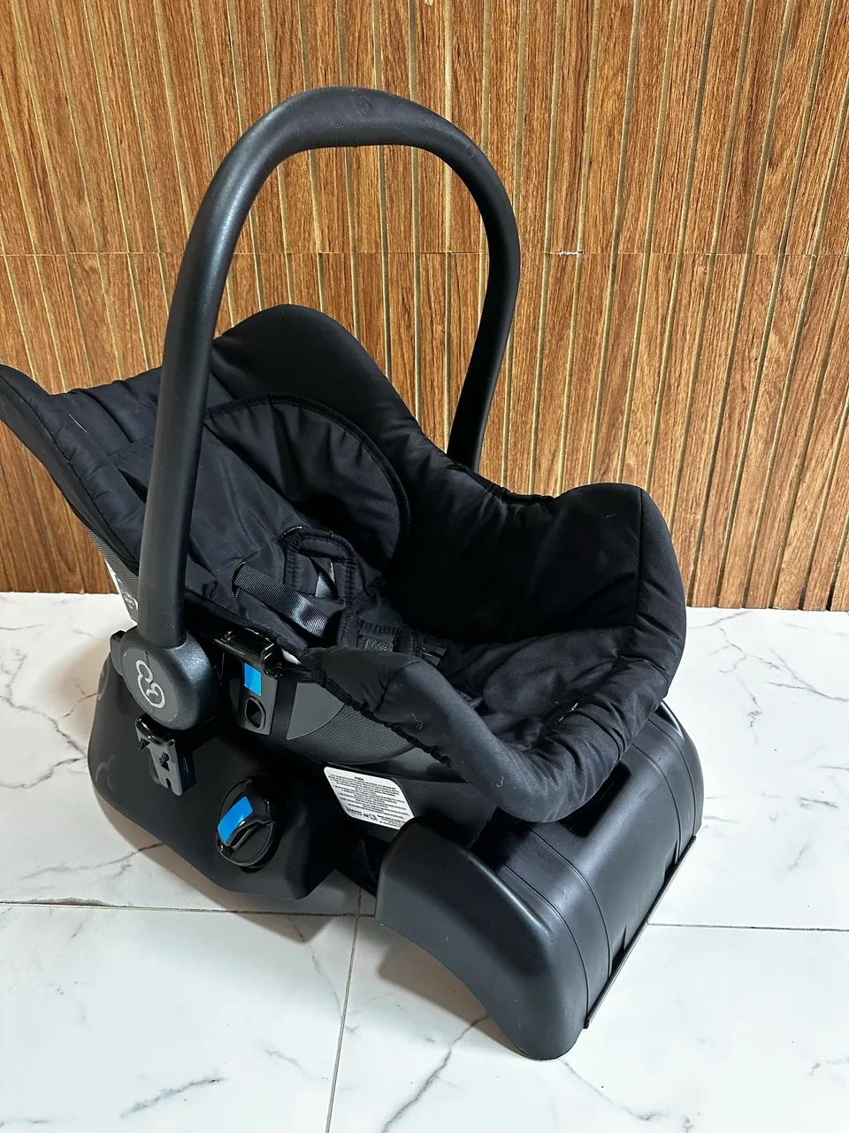 Vendo bebê conforto com base 