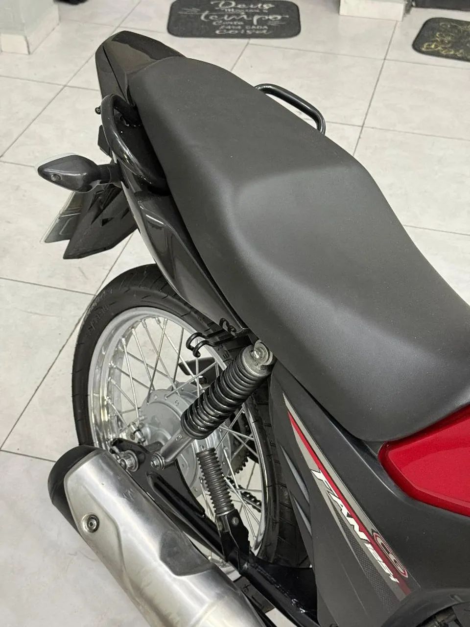 CG 125i Fan Ano 2018 conservada  - Foto 7