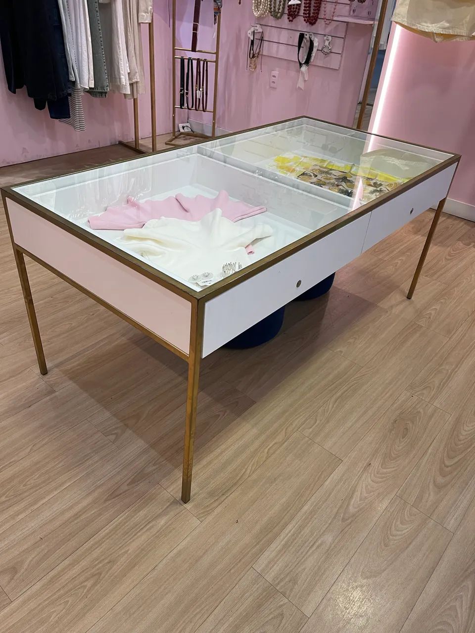 Mesa de centro em perfeitas condições  - Foto 3