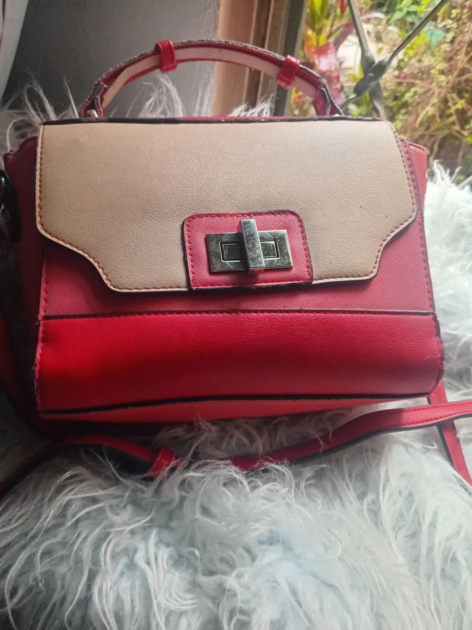 Bolsa feminina tiracolo bege e vermelho  - Foto 3