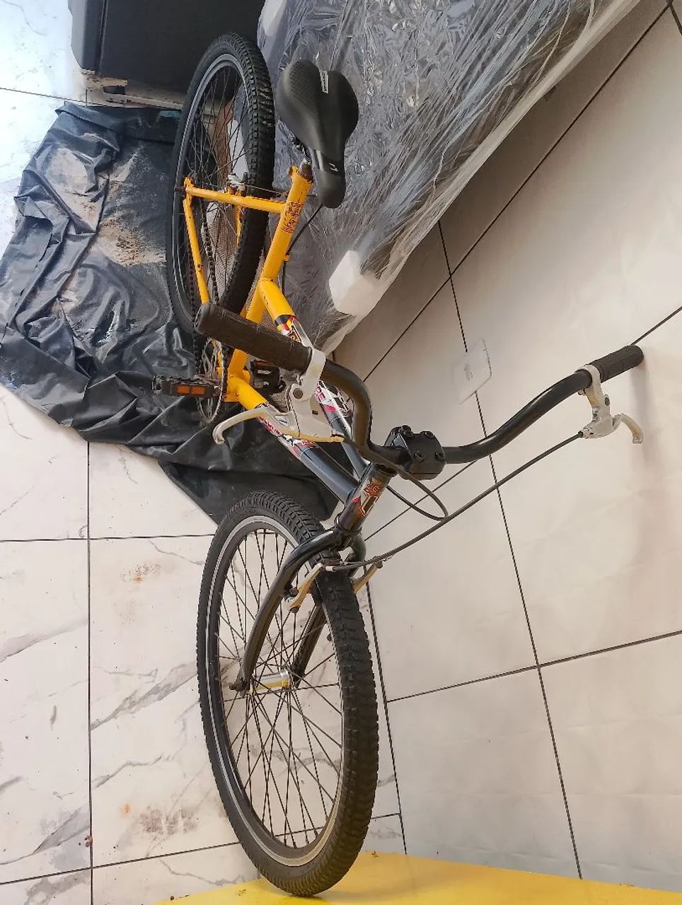 Vende-se duas bicicletas uma com marcha e outra sem - Foto 3