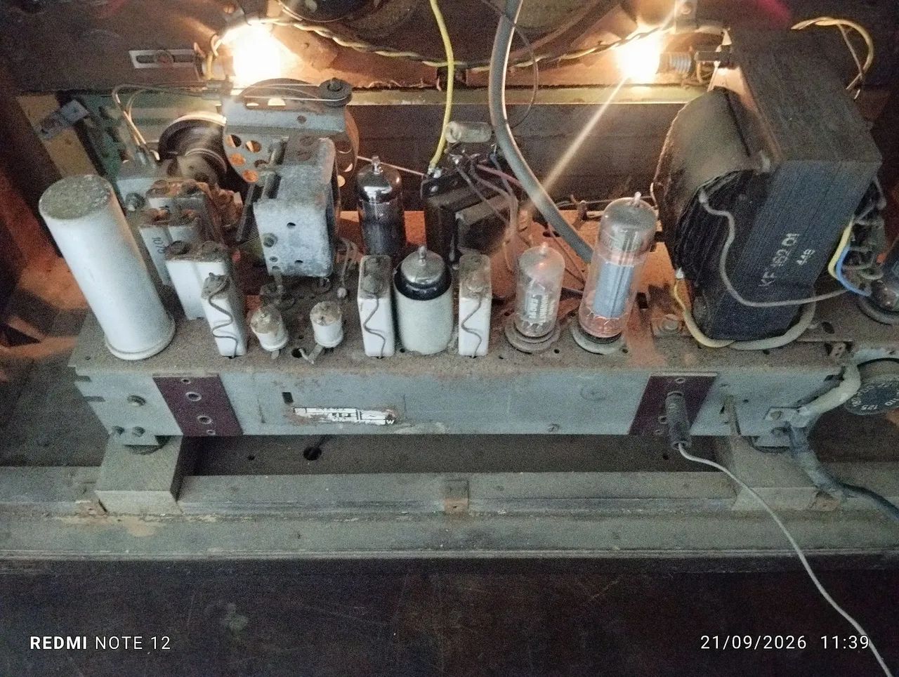 Rádio Philips antiga valvulado com olho mágico - Foto 5