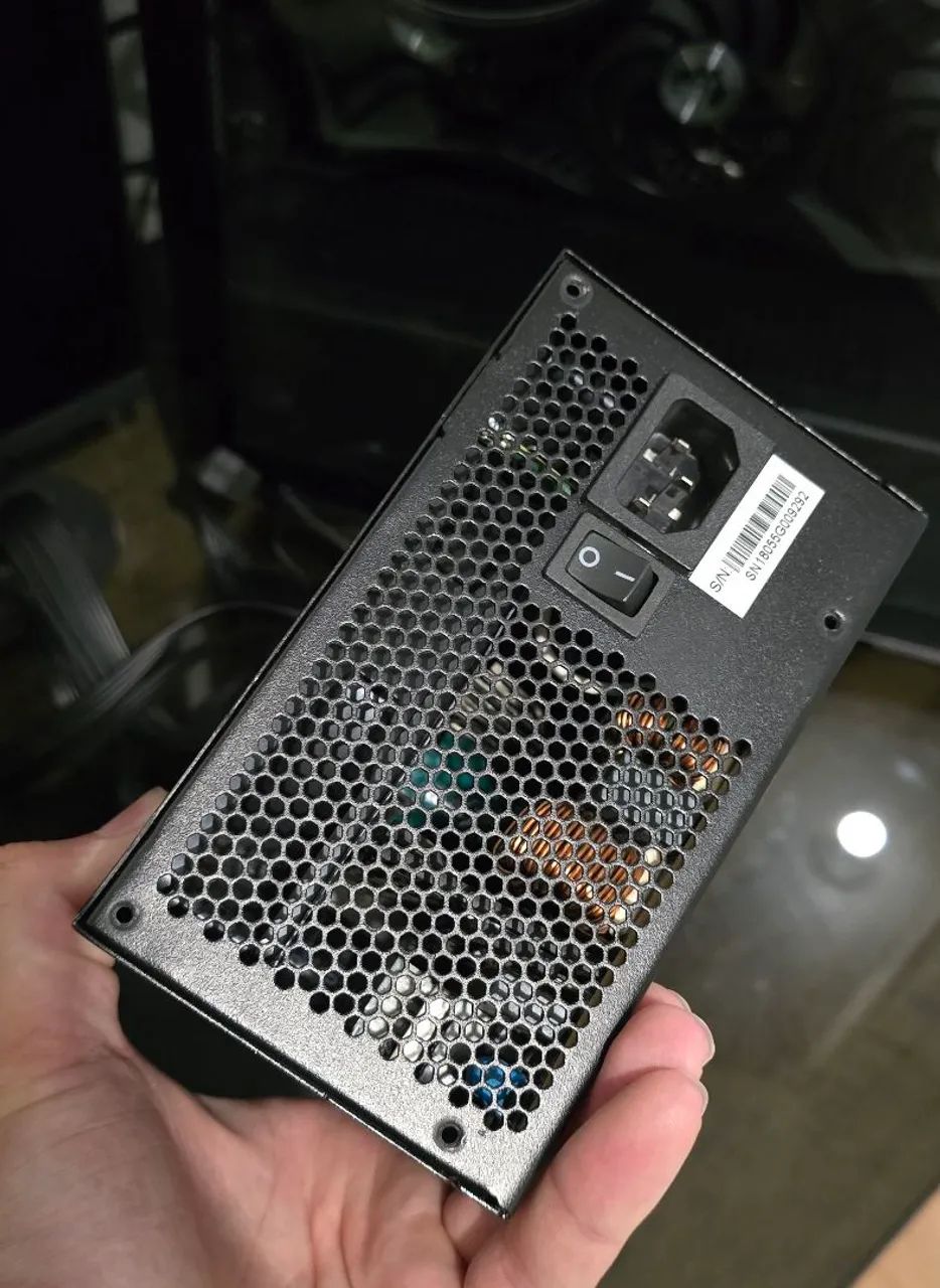 Fonte Gigabyte 750W 80 Plus Gold - Completa - Foto 3