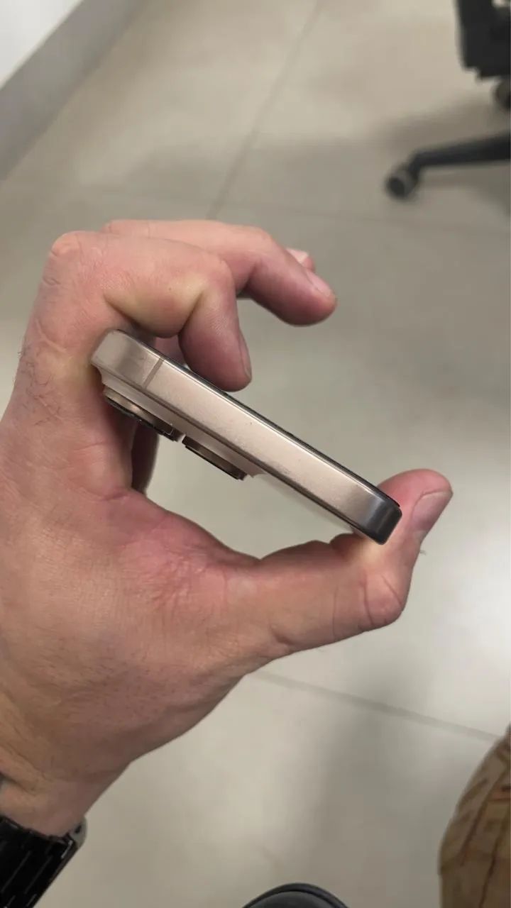 iPhone 16 PRO 256 - Foto 2