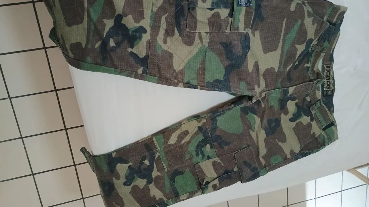 Calça Cargo Camuflada