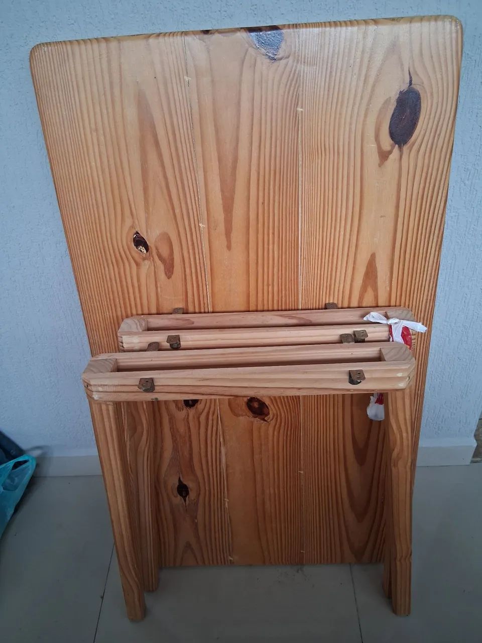 Mesa de madeira maciça 1,20 X 0,70 ( NOVA ) - Foto 2