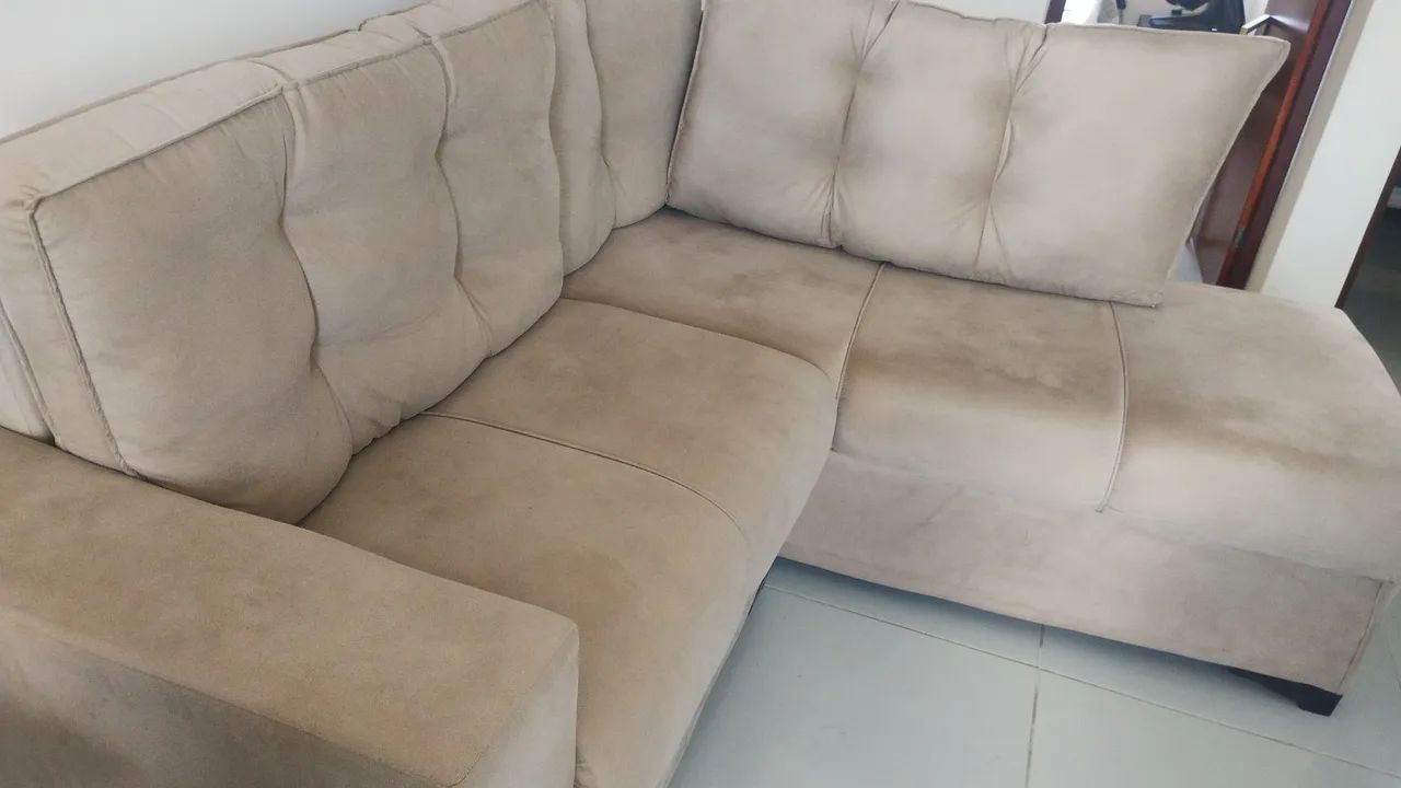 Sofá Novíssimo de canto (Bege) para vender rápido.