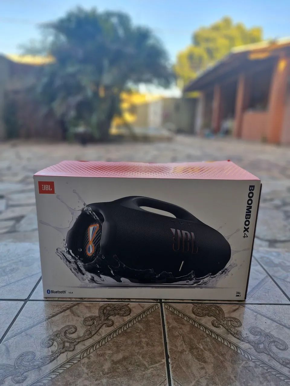 Caixa JBL Bombox 4 zera.