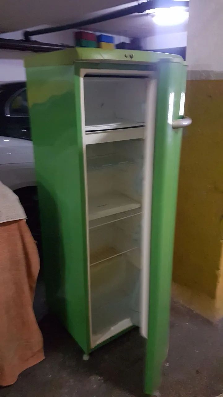 Geladeira Eletrolux 220L - Foto 2