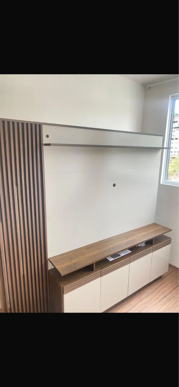 Rack semi-novo com luz de led. Retirada no centro de Juiz de Fora 