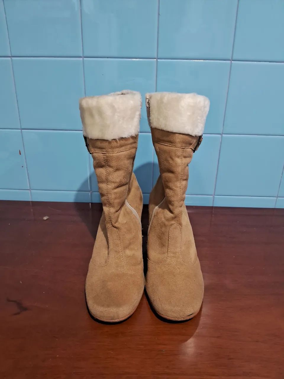 Bota feminina em camurça  - Foto 4