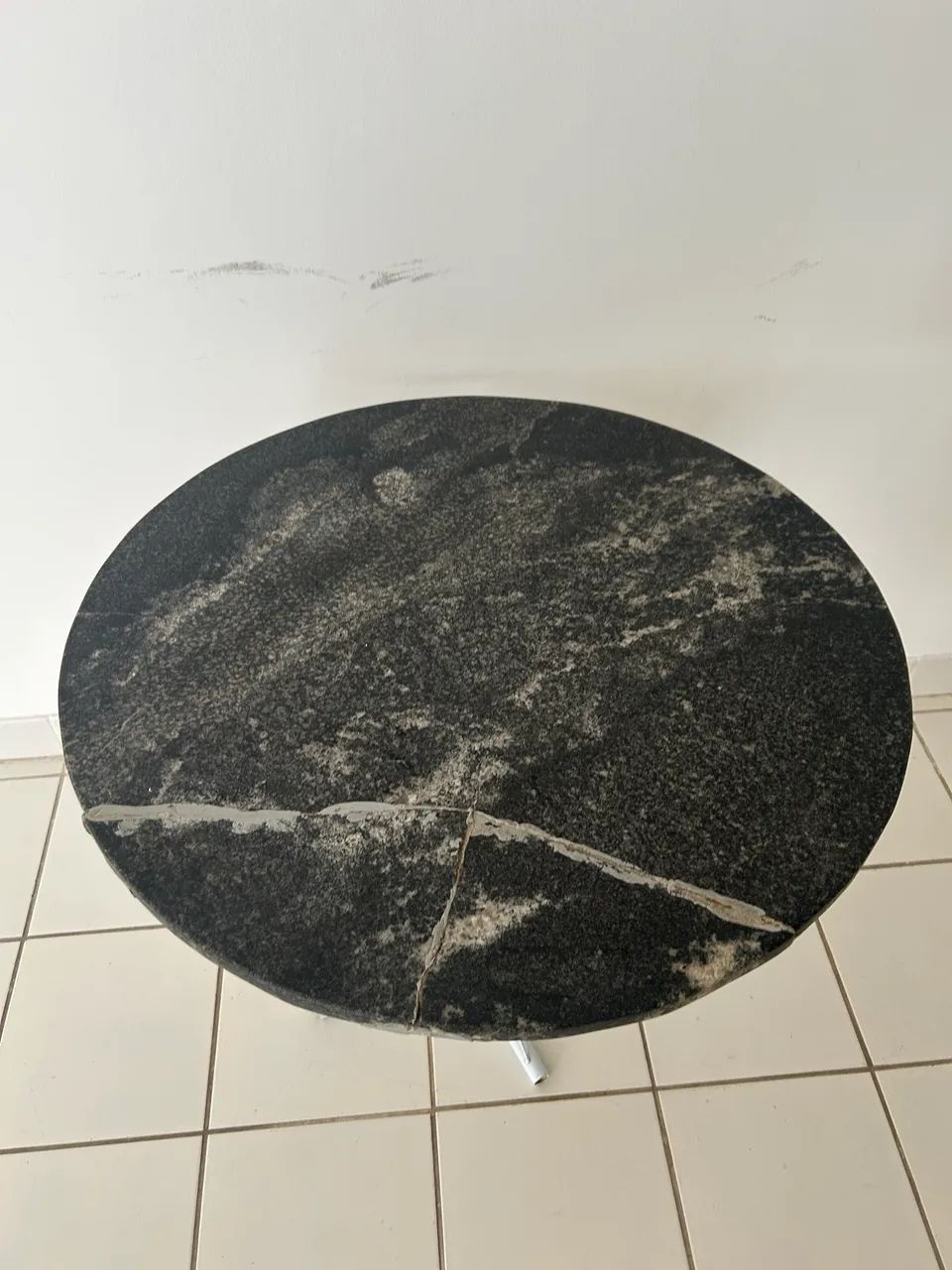 (JÁ FOI DOADO) DOAÇÃO: Mesa com Tampo de Mármore - Foto 2