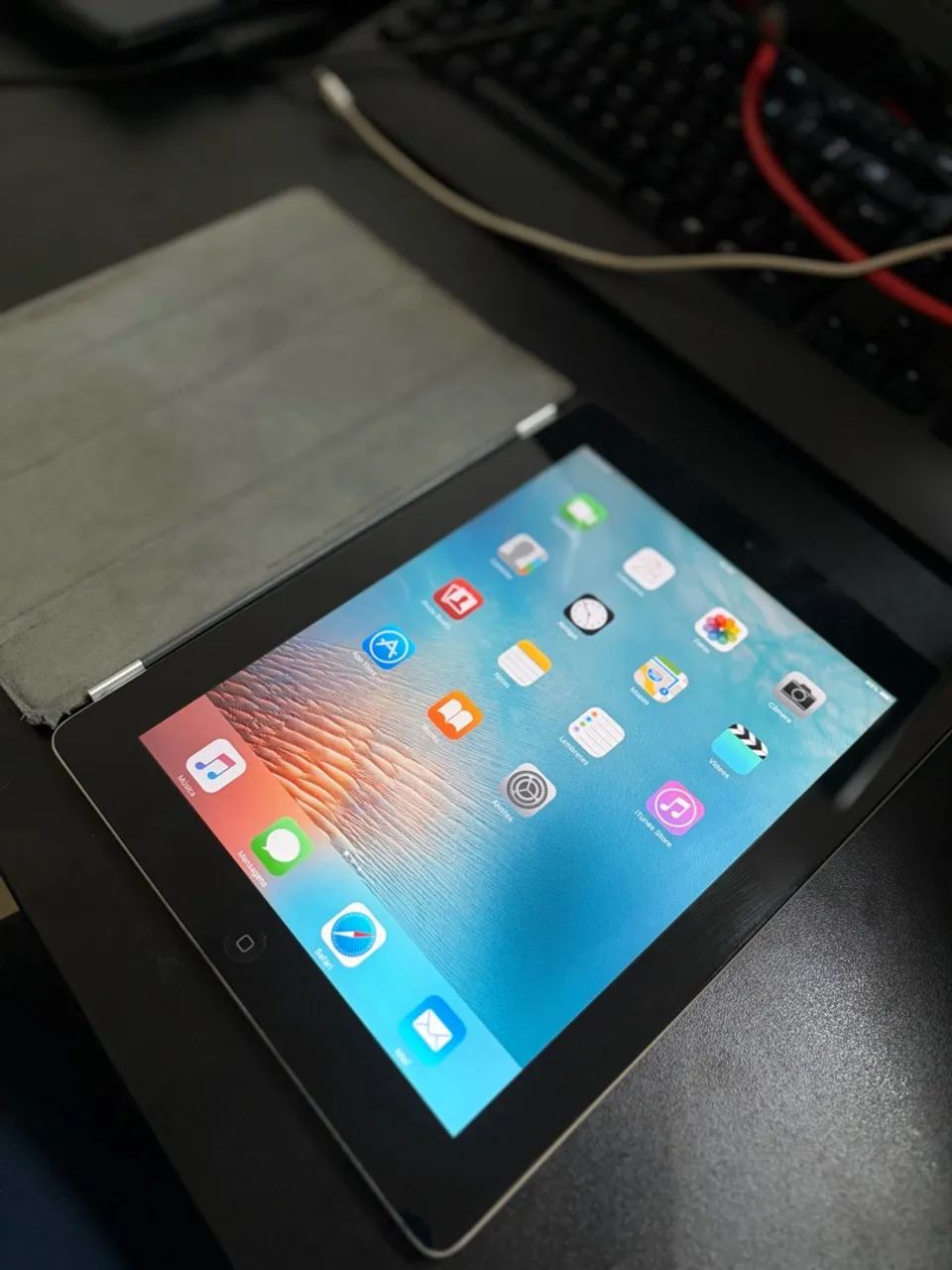? iPad Apple 16GB - Modelo MC773BZ/A - iOS 9.3.5 - Foto 3
