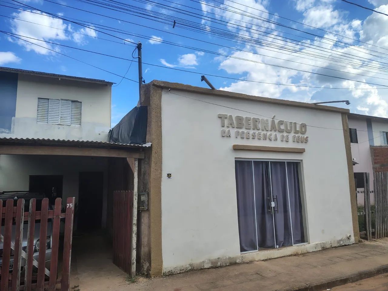 Vendo essa casa com ponto comercial 