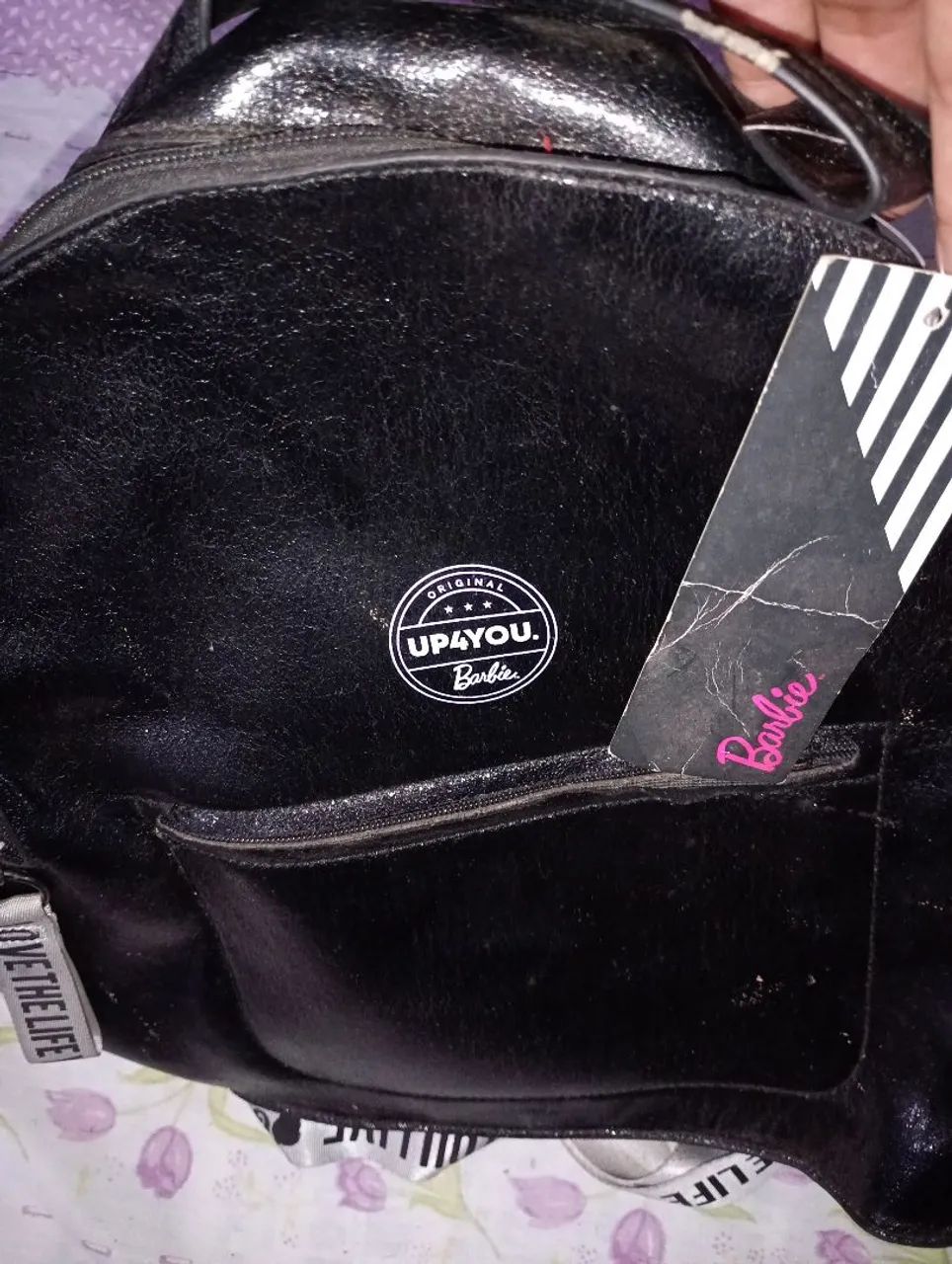 Vendo uma mochila nova da Barbie impermeável a chuva. - Foto 5