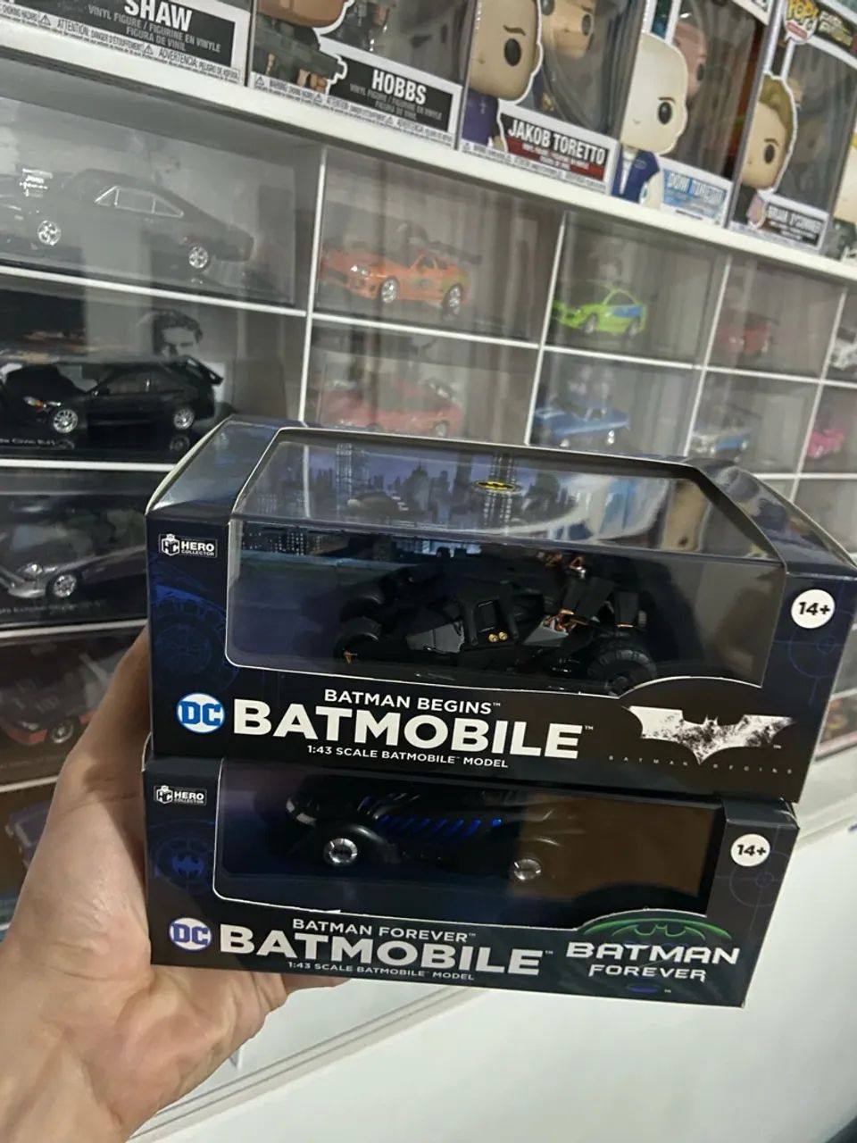 Miniatura Batmóvel 1:43 - Batman Begins e Batman Forever