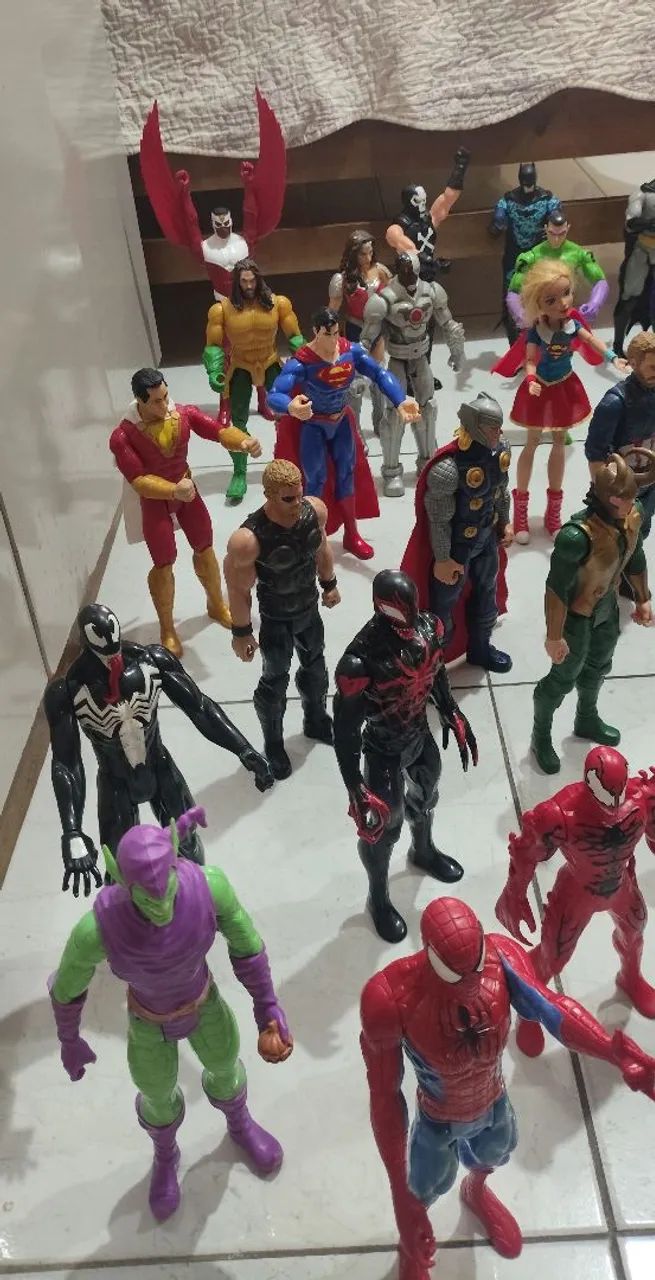 Coleção de Bonecos Marvel / DC