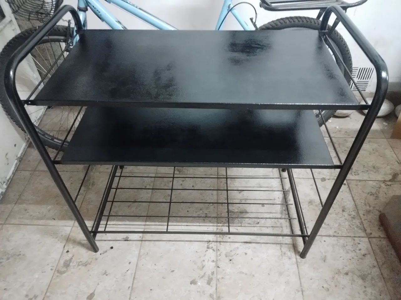 Vendo mesa de ferro preta - Foto 2
