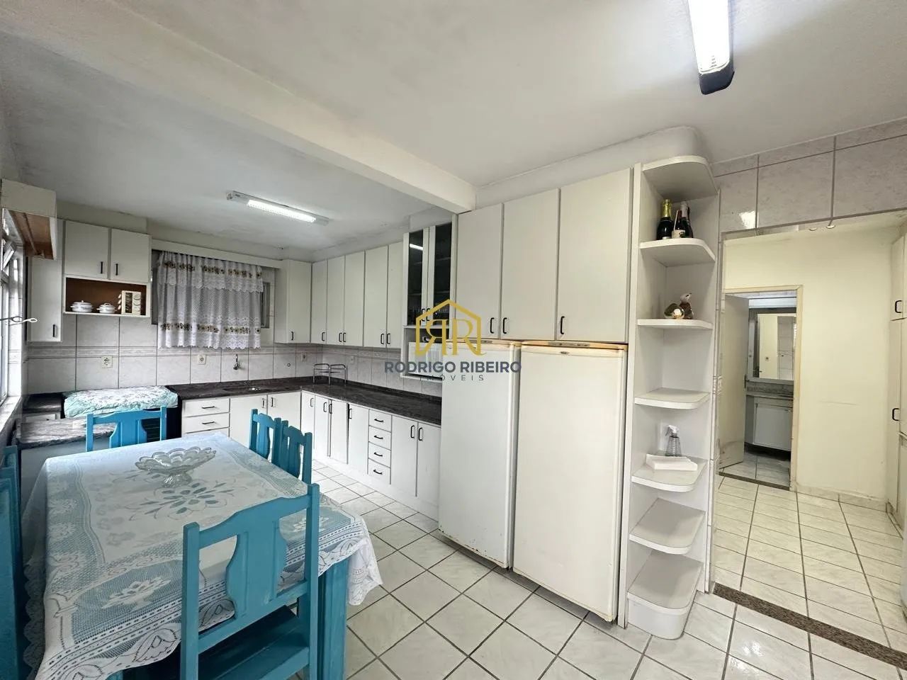 Casa 04 dorm. Amplo terreno na Trindade