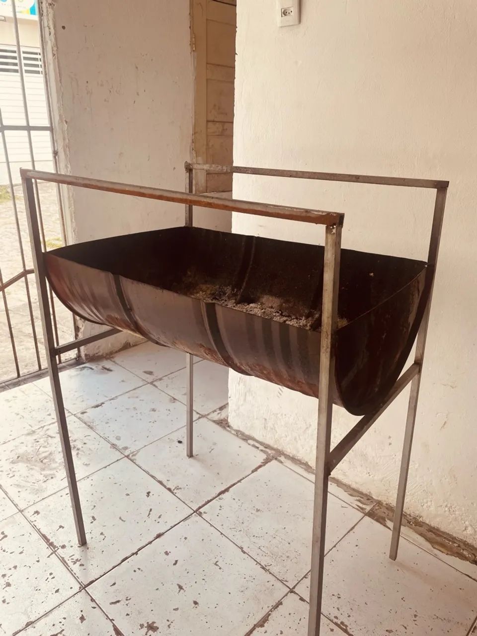 Vende-se churrasqueira 