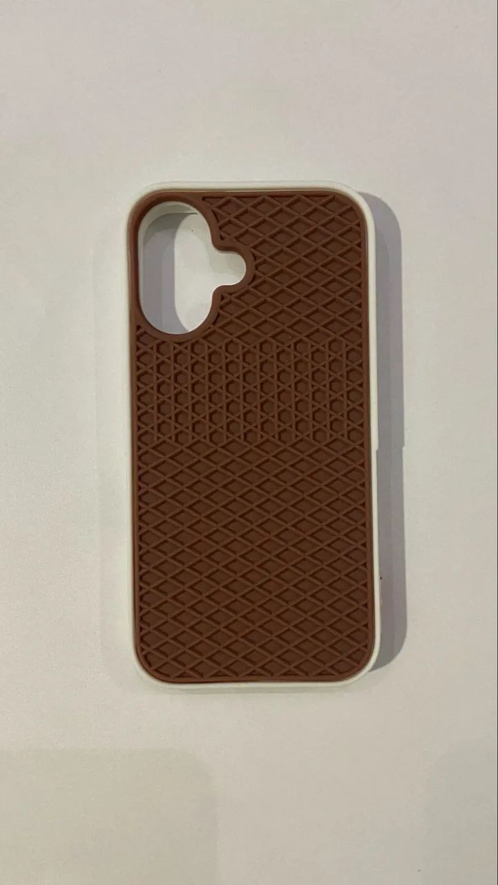 Capinha vans importada iPhone 16