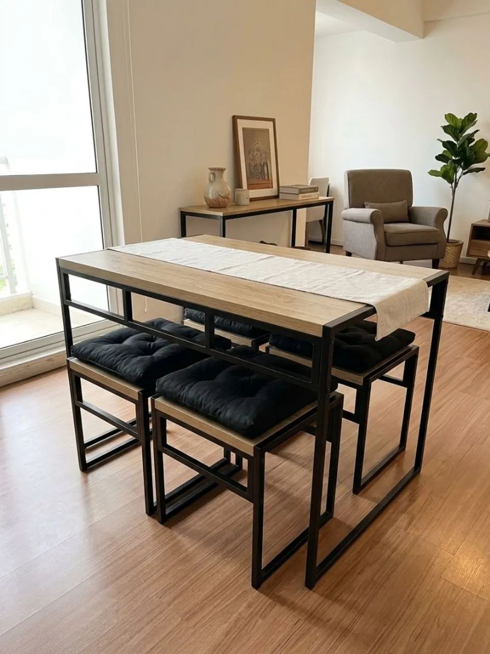 Conjunto de mesa 4 lugares 