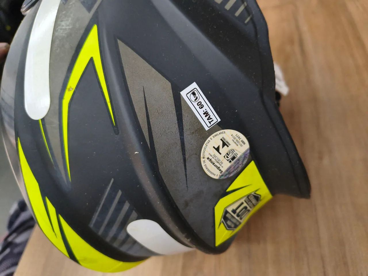 Capacete R8 NOVO (sem uso) - Foto 2