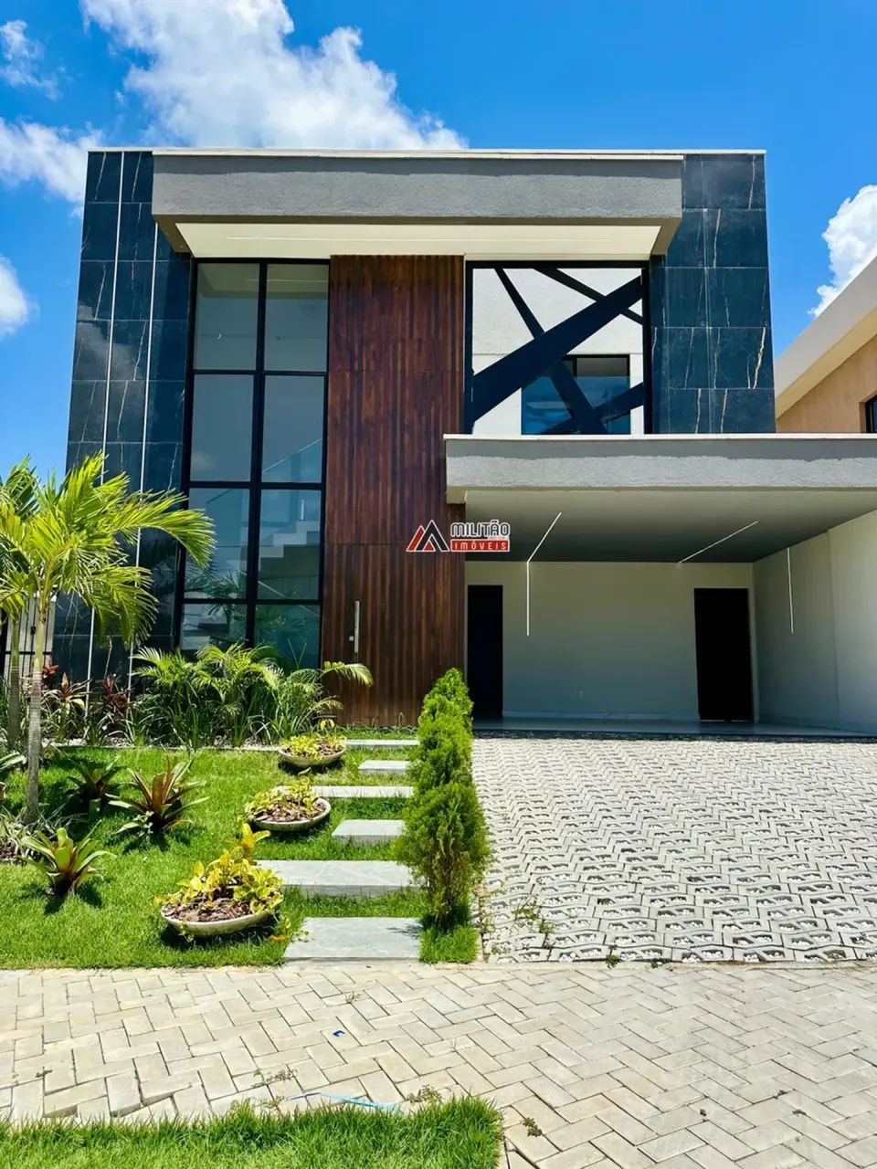 Linda casa para venda 310m2 com 4 suítes e piscina na Cidade Alpha - Eusébio - CE