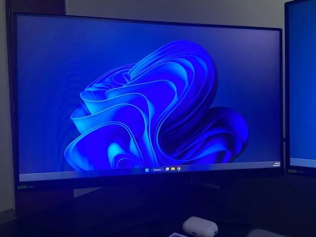 LG Ultragear | 24 polegadas | 180hz | FHD 1920x1080 | 16:9 | IPS