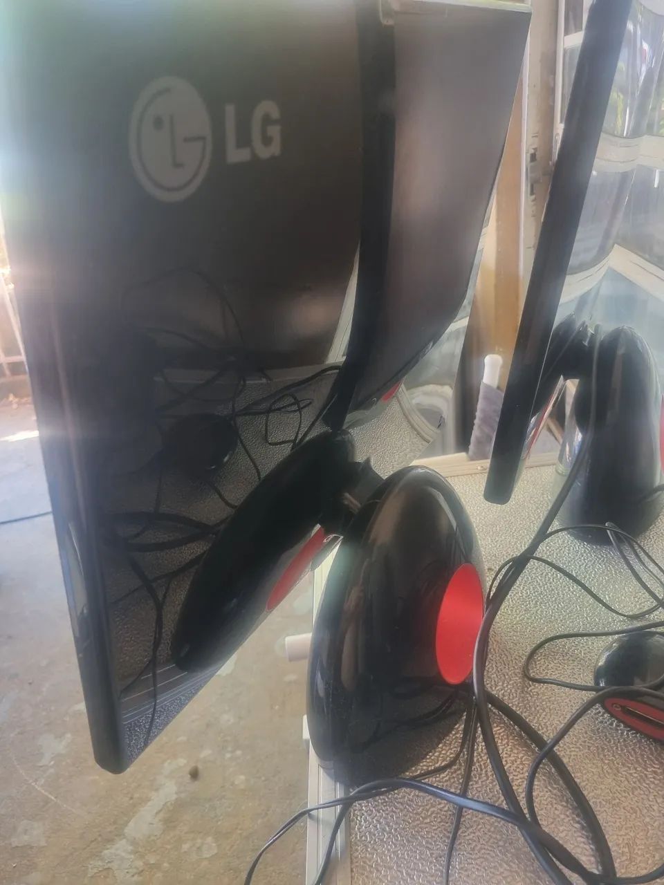 2 monitores lg retro 20 pl - Foto 4