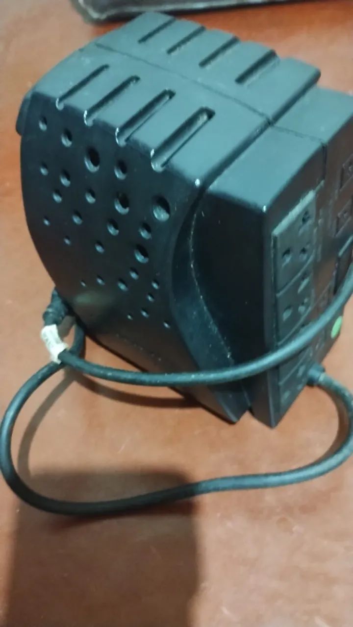 Estabilizador 300va 4 tomadas Enermax