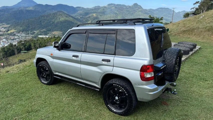 Mitsubishi Pajero Pajero iO Mec. 2001