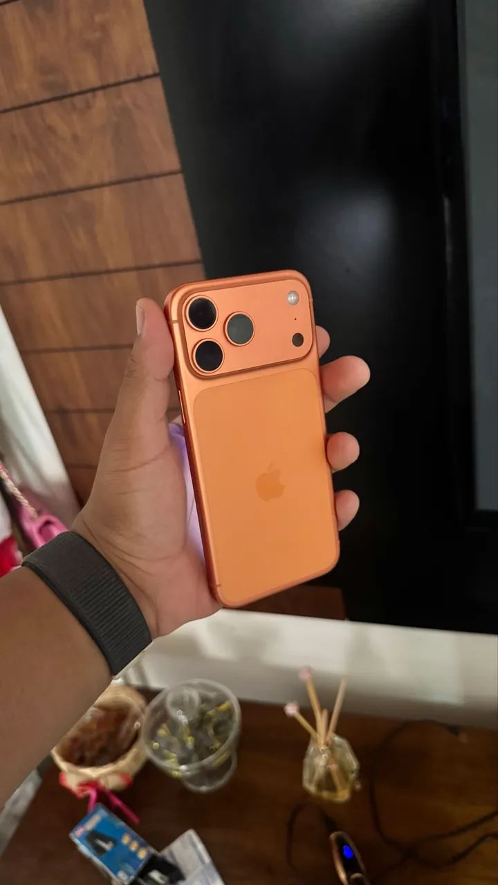 IPHONE 17 PRO MAX - COM CAIXA - Foto 2
