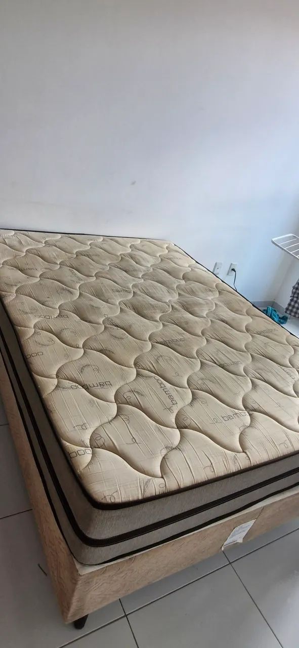 CAMA DE CASAL COM COLCHÃO DE MOLAS  - Foto 3