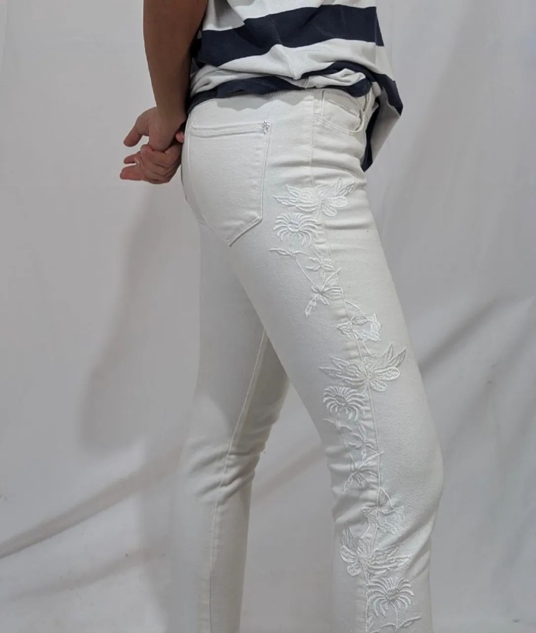 Calça jeans feminina Le lis Blanc 